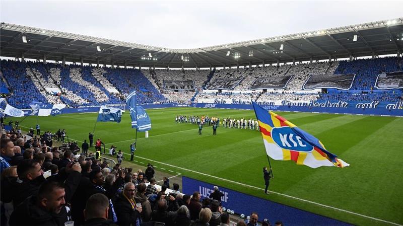 Hertha sorgt für erste Saisonniederlage des KSC Die Fanlager beider Clubs sind seit Jahren eng befreundet.