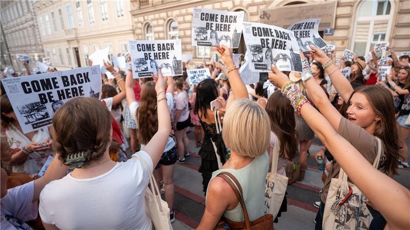 Get-together von Swifties in Wien ein Jahr nach Terroralarm Die Fans hoffen, dass Taylor Swift doch noch in Wien auftritt.