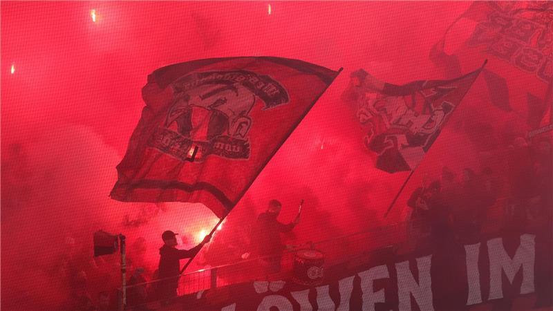 Die Fans sorgten für heiße Atmosphäre.