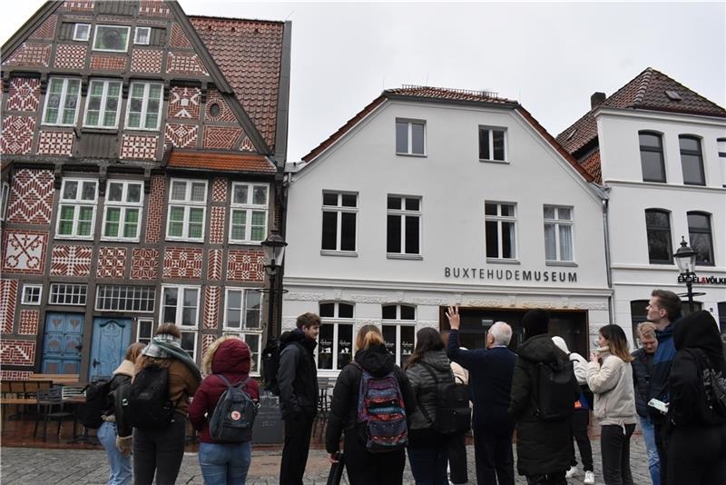 Altes Heimatmuseum in Buxtehude füllt sich mit Leben Die Fassade des historischen Museumsgebäudes am Petri-Platz ist ein Hingucker. Fotos: Weselmann