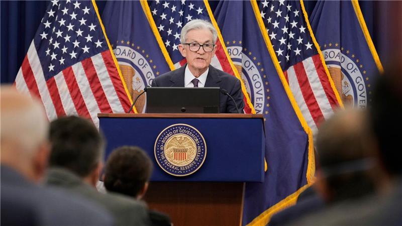 Trumps Zölle überschatten Kurs der US-Notenbank Fed Die Federal Reserve mischt sich nicht in die Politik ein - doch die von US-Präsident Donald Trumps Zollpolitik ausgelöste Unsicherheit macht es den Notenbankern schwer, ihren Kurs festzulegen.