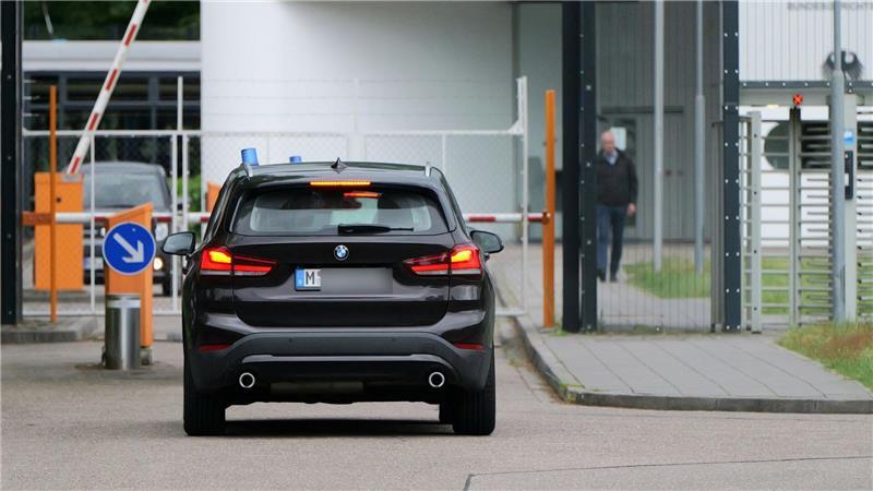 Paar soll deutsche Wissenschaft für China ausspioniert haben Die Festgenommenen wurden aus München zum Bundesgerichtshof nach Karlsruhe gebracht.