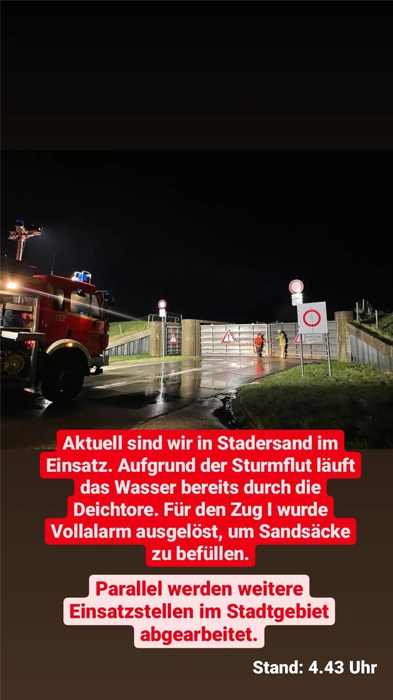 Sturmschäden: „Zeynep“ kostet Versicherer über 900 Millionen Euro Die Feuerwehr Stade verstärkte kurz vor 5 Uhr die geschlossenen Deichtore bei Stadersand mit Sandsäcken. Foto: Feuerwehr Stade