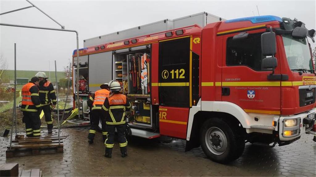 Die Feuerwehr im Hochwasser-Einsatz in der Samtgemeinde Lühe.