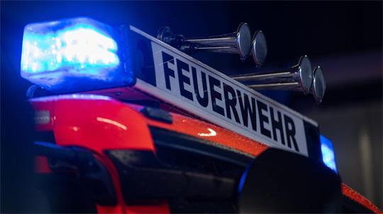 Die Feuerwehr in Rotenburg wurde zu einem Großeinsatz in einem Mehrfamilienhaus gerufen. (Symbolbild)