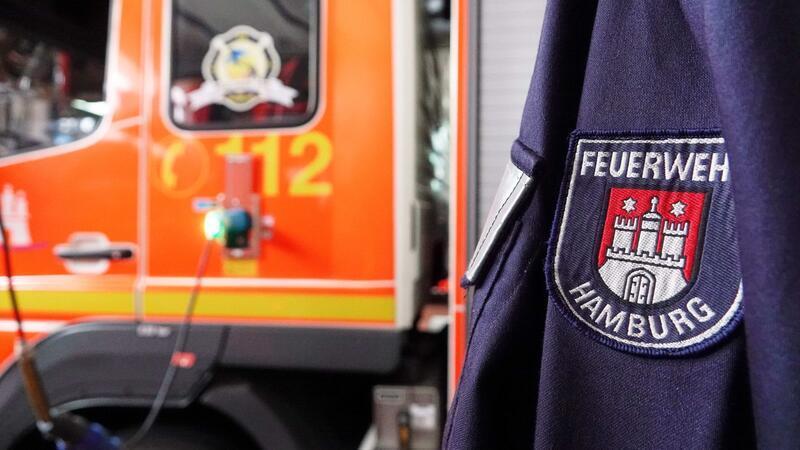 Die Feuerwehr ist in der Nacht wegen eines Brandes in Hamburg ausgerückt. (Symbolbild)