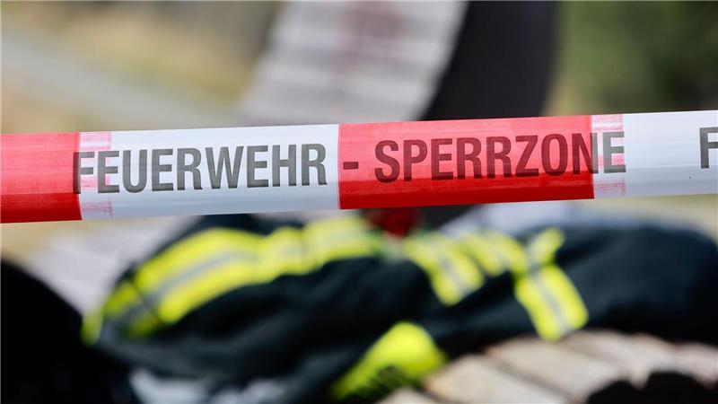 Die Feuerwehr konnte gegen 5.15 Uhr nur noch den Leichnam bergen. (Symbolbild)