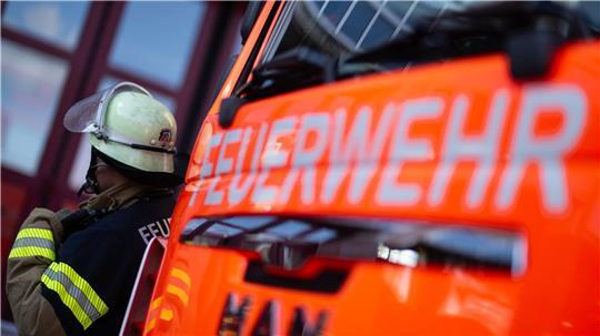 Die Feuerwehr musste im Kreis Harburg zu mehreren Einsätzen ausrücken. Auch die Polizei war gefordert (Symbolbild).
