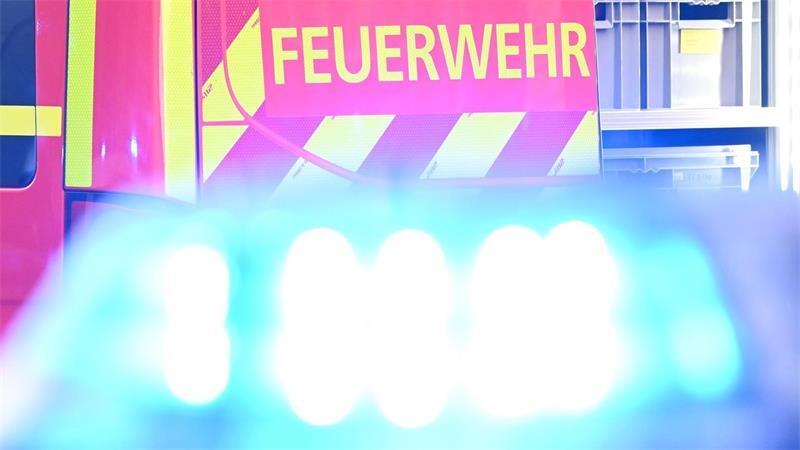 Die Feuerwehr rückte in Hannover zu einem Bürogebäude aus, weil dort eine Decke eingestürzt ist. (Symbolbild)