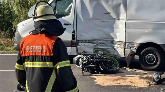 Die Feuerwehrleute aus Hollern waren an der L140 im Einsatz.