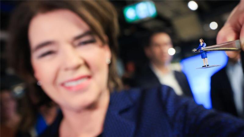 Die Figur von Susanne Daubner ist circa zwei Zentimeter groß.