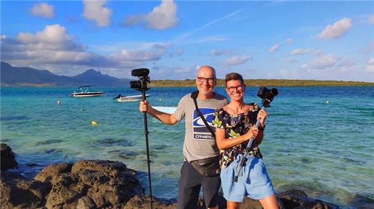Die Filmemacher Christian Wüstenberg und Silke Schranz auf Mauritius.