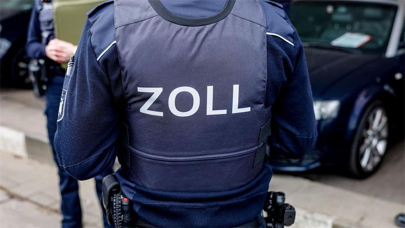 Mindestlohn-Betrug: DGB berechnet 64 Milliarden Euro Schaden Die Finanzkontrolle Schwarzarbeit des Zolls ist zuständig für Überprüfungen. (Archivbild)