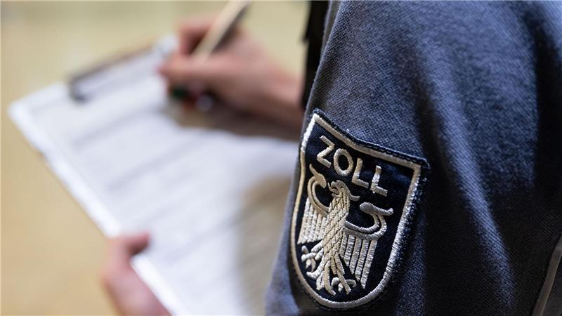 Die Finanzkontrolle deckt hohe Verluste durch Schwarzarbeit in Hamburg auf. (Symbolbild)