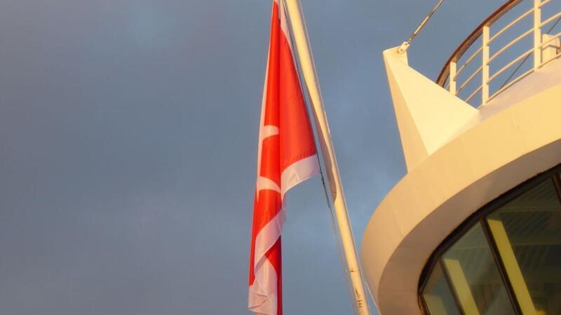 „AIDAaura“: Verkauf besiegelt – Weltreise geplatzt Die Flagge wurde bereits ausgetauscht. Jetzt fährt das Schiff unter der maltesischen Flagge.