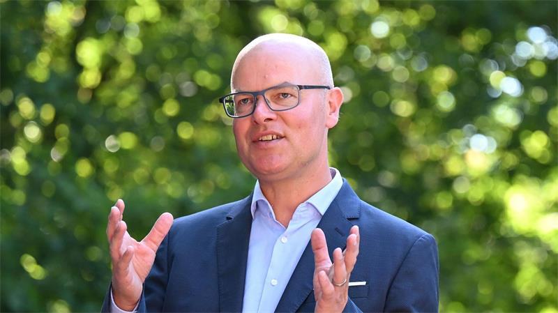 Der Norden will dem Klimawandel etwas entgegensetzen Die Folgen des Klimawandels für die Menschen sind für Umweltminister Goldschmidt ein Thema mit hoher Dringlichkeit.