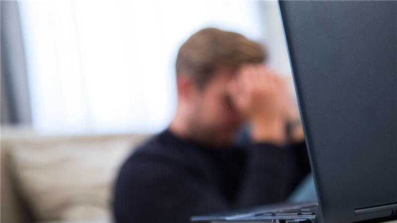 Schikane im Job, Attacke im Netz - Studie sieht mehr Mobbing Die Folgen können für Betroffene gravierend sein (Symbolbild)