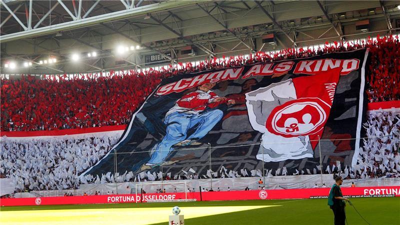 Die Fortuna-Fans zeigten vor dem Spiel stimmungsvolle Choreographien. 