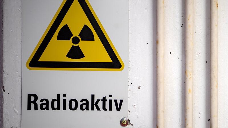 Niedersachsen empört über Atommüll-Vorschlag aus Bayern Die Frage, wo der radioaktive Müll der Atomkraftwerke gelagert werden soll, sorgt immer wieder für Zwist. (Archivbild)