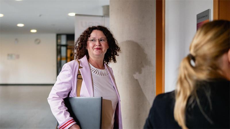 Die Fraktionsvorsitzende des BSW im Thüringer Landtag, Sigrid Hupach, erklärt nach einer Fraktionssitzung, ihre Fraktion halte an der Regierungskoalition mit CDU und SPD fest.
