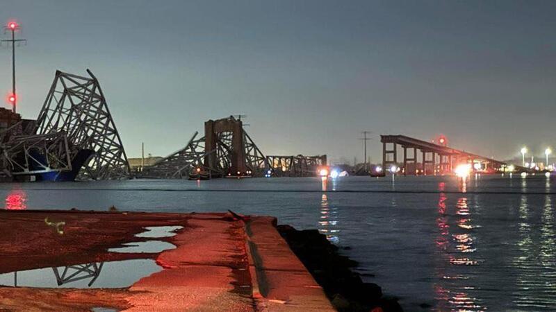 Baltimore: Brücke stürzt nach Schiffskollision ein Die Francis Scott Key Bridge ist teilweise eingestürzt, nachdem ein Containerschiff sie am gerammt hatte.