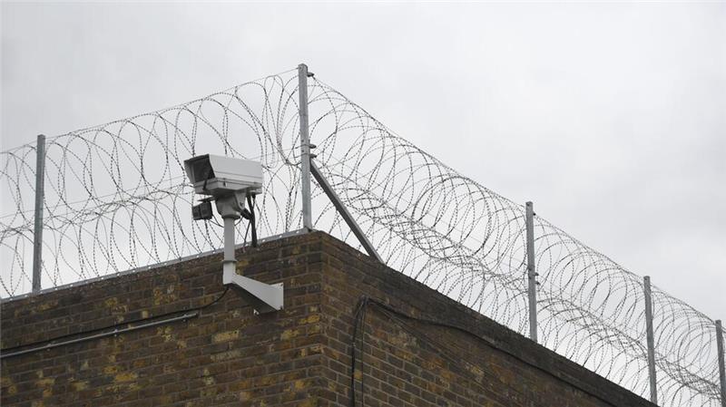 Romanze mit Insasse: Gefängniswärterin in England verurteilt Die Frau soll auch auf dem Schoß des Mannes gesessen haben. (Symbolbild)