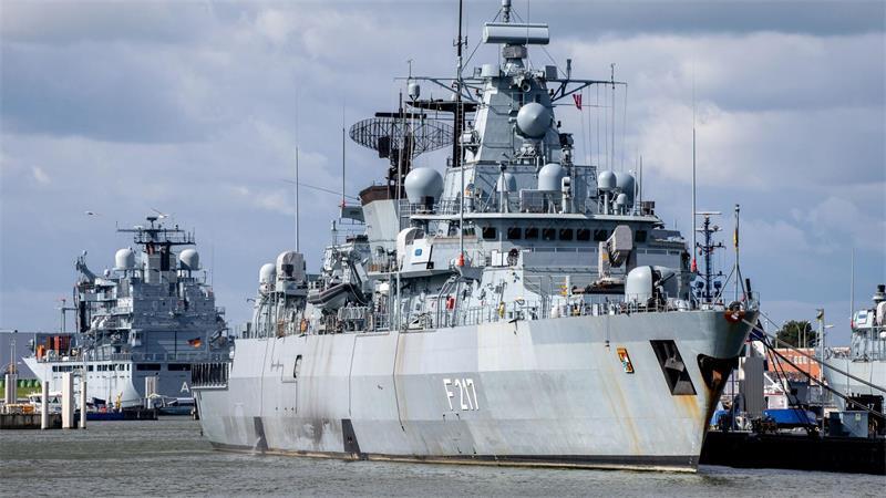 Die Fregatte „Bayern“ - hier bei einem früheren Aufenthalt in Wilhelmshaven - soll in der Neuen Jadewerft modernisiert werden. (Archivbild) 
