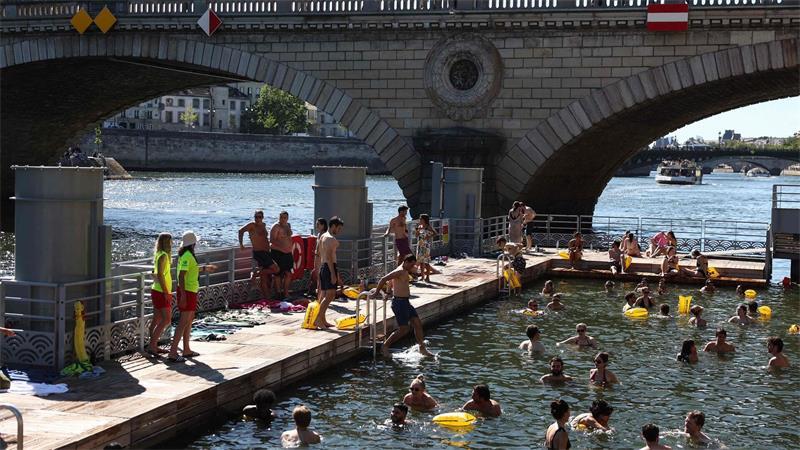 Die Freibäder in der Seine in Paris waren im vergangenen Jahr ein voller Erfolg.