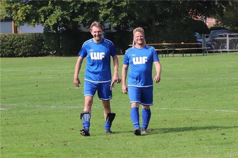 Die Freiburger Oldies Stephan Bohn (50) und Malte Bösch (44) mussten in der Schlussphase noch spielen. Foto: Brunsch