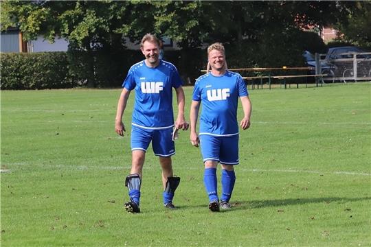 Die Freiburger Oldies Stephan Bohn (50) und Malte Bösch (44) mussten in der Schlussphase noch spielen. Foto: Brunsch