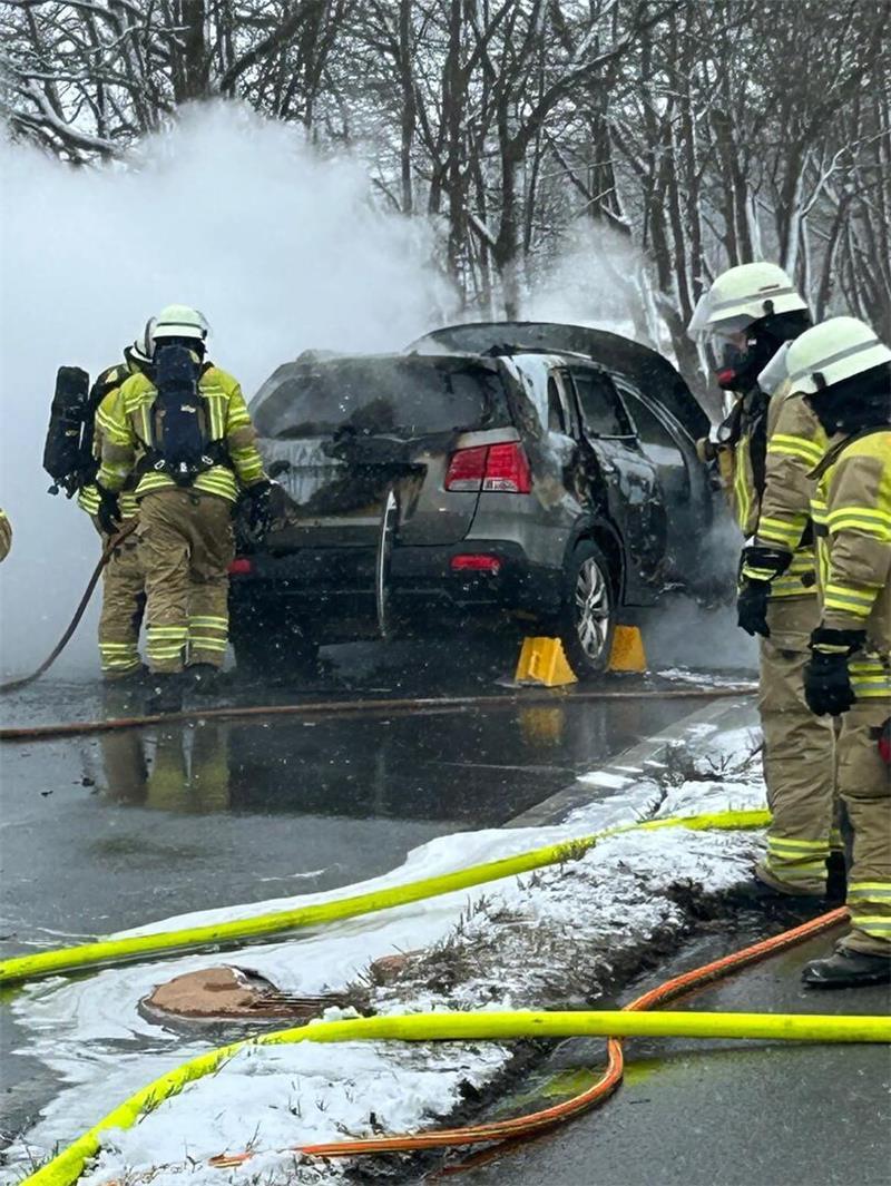 Die Freiwillige Feuerwehr Wiepenkathen und der Zug I der Freiwilligen Feuerwehr Stade waren an der Bundesstraße 73 im Einsatz.
