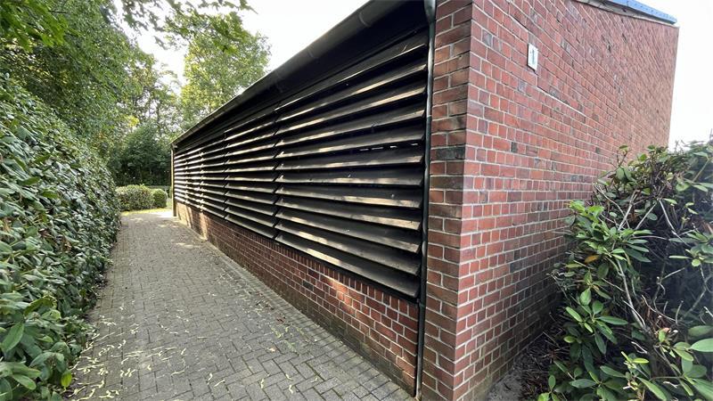 Letzte Ruhe unter Bäumen: Friedhof Brest soll saniert werden Die Friedhofskapelle auf dem Brester Friedhof soll saniert werden. Ein Ziel: Ein hellerer Innenraum durch Abschaffen der Sichtblenden.