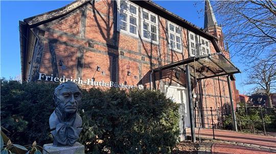Die Friedrich-Huth-Bücherei wird umgebaut.
