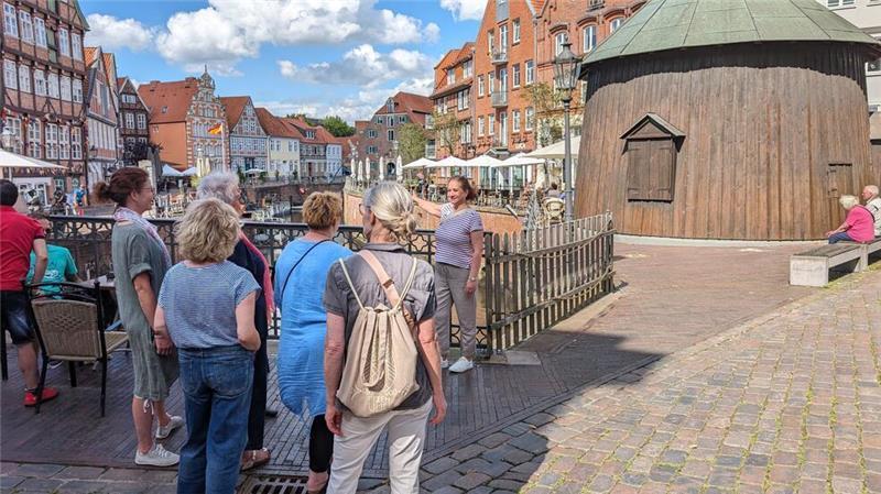 Die Führung geht über den Fischmarkt.