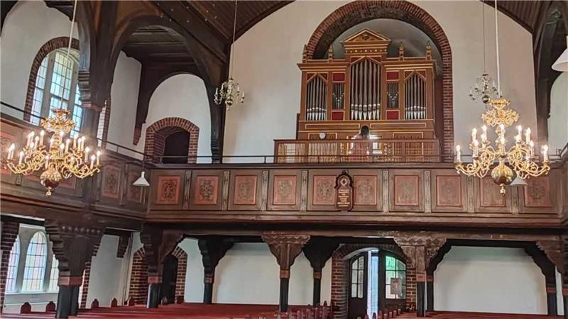 Die Furtwängler-Orgel in der Apenser Kirche.