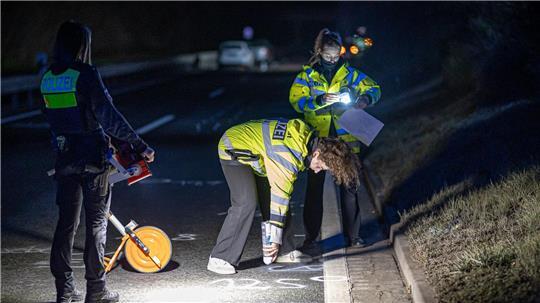 Die Fußgängerin starb noch an der Unfallstelle.