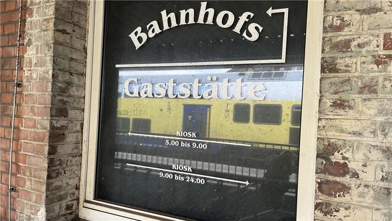 Die Gebäude des historischen Bahnhofs befinden sich in einem schlechten Zustand. Er wird voraussichtlich abgerissen.