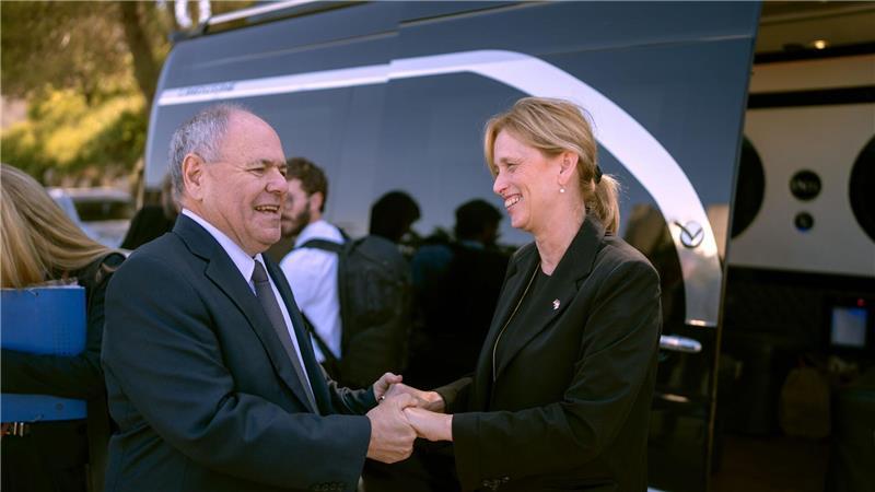 Die Gedenkstätte Yad Vashem plant ein Bildungszentrum in Deutschland.