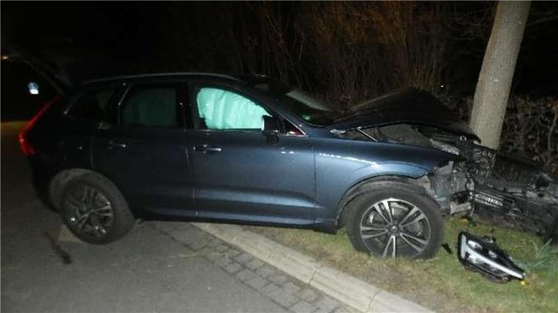 Die Geestländerin verlor innerorts die Kontrolle über ihren Wagen. Sie wurde schwer verletzt.