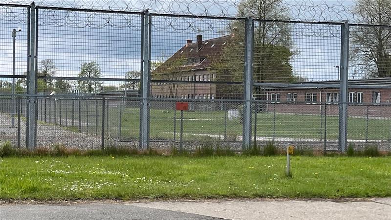 Die Gefängnisgebäude auf Hahnöfersand werden möglicherweise ab 2028 abgerissen.