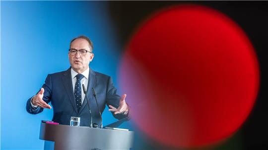 Die Gegenangriffe sollen auch ohne Kenntnis des Betroffenen erlaubt sein.