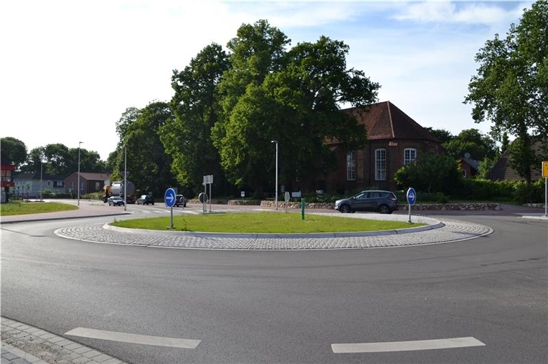 Die Gemeinde Himmelpforten möchte den Kreisel auf der B 73 ortstypisch gestalten. Künstler sind aufgerufen, Vorschläge zu machen. Foto: Helfferich