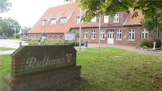 Die Gemeindeverwaltung im Drochterser Rathaus macht Personalmangel geltend - die Arbeit wird immer mehr. Rund fünf Stellen fehlen. Schon jetzt ist der Platz aber knapp im Rathaus.