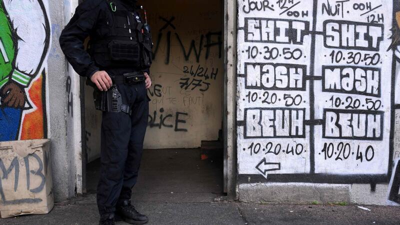 Razzia bei Drogenfahndung in Marseille - Korruptionsverdacht Die Generalinspektion der Nationalpolizei (IGPN) durchsuchte vor einer Woche die führende Abteilung der Kriminalpolizei von Marseille, die für die Aufdeckung der größten Drogengeschäfte zuständig ist.