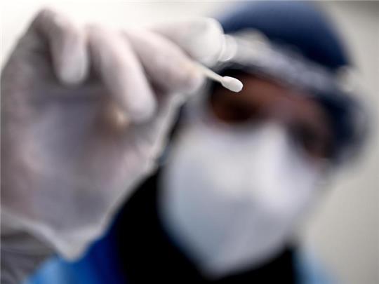 Die Gesundheitsämter meldeten dem RKI binnen eines Tages 76.465 Neuinfektionen deutschlandweit, trotzdem sinkt die Inzidenz. Im Kreis Stade hingegen stieg der Wert stark an. Foto: Britta Pedersen/dpa-Zentralbild/dpa