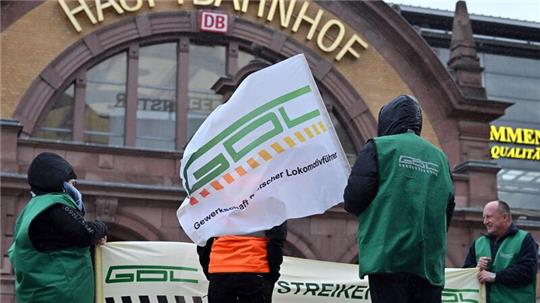 Die Gewerkschaft Deutscher Lokomotivführer (GDL) hat mit dem Eisenbahnunternehmen Transdev einen Tarifabschluss erzielt.