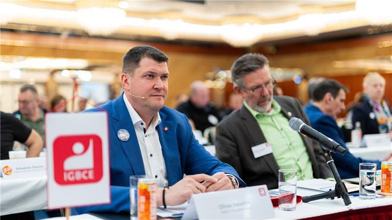 Die Gewerkschaft IG BCE fordert eine Erhöhung der Einkommen für Tarifbeschäftigte und Auszubildende. (Archivbild)