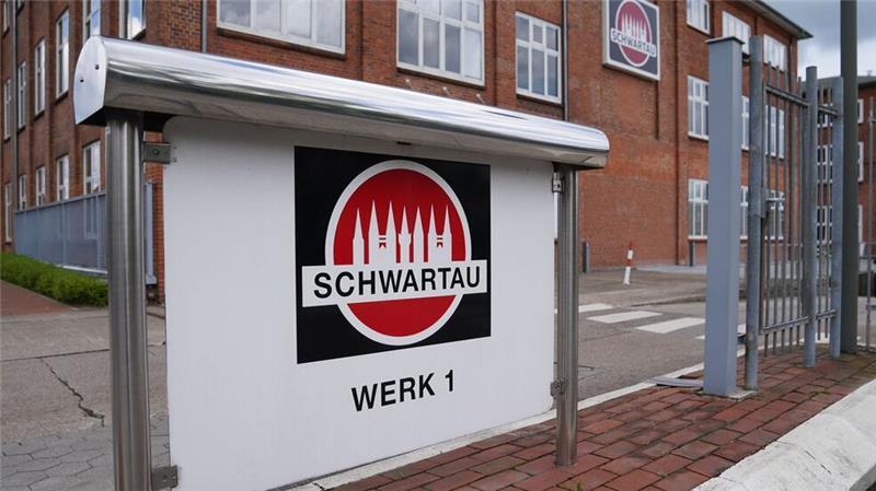 Erneut Warnstreik bei Marmeladen- und Marzipanunternehmen Die Gewerkschaft Nahrung-Genuss-Gaststätten (NGG) hat die Beschäftigten der Schwartauer Werke, bei NiedereggerMarzipan und bei Carstens Lübecker Marzipan erneut zu einem Warnstreik aufgerufen. Diesmal soll er 48 Stunden dauern.
