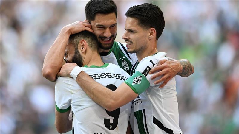 Freiburg bestraft schwache Gladbacher Die Gladbacher bejubeln die Führung.