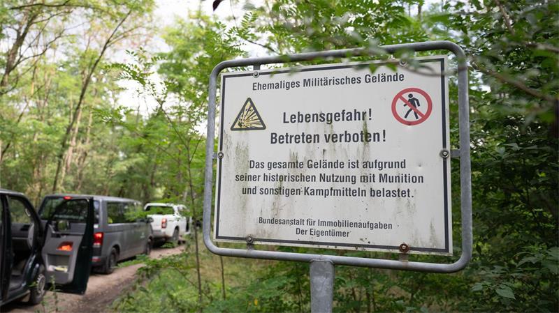 Die Gohrischheide gilt wegen der dort im Boden liegenden Altmunition als besonders schwierig für Löscharbeiten. (Archivbild)